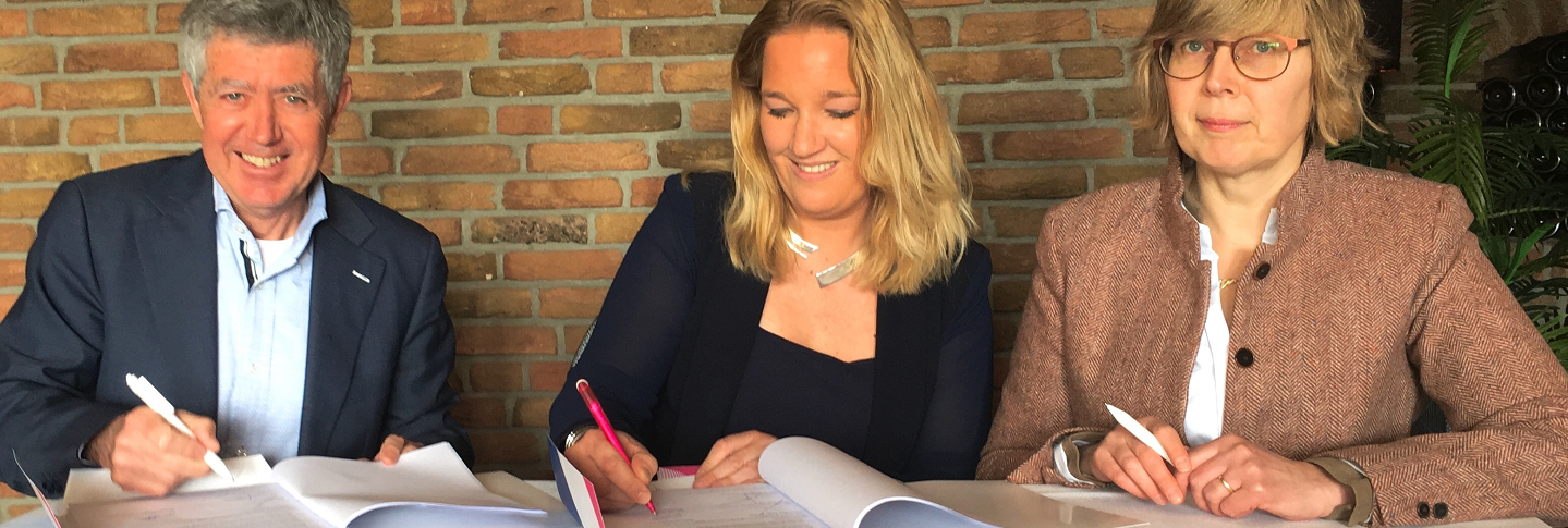 Huisartsenzorg-Zwolle-ondertekening-Regionaal-HIS-Medicom