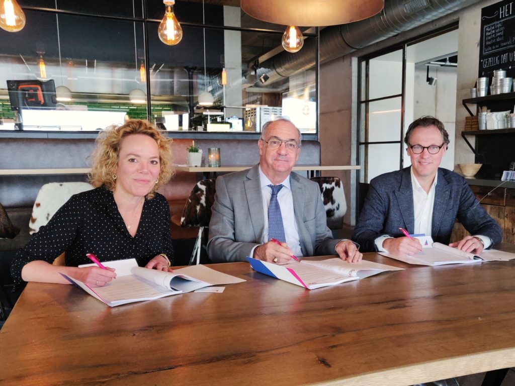 Ondertekenen contract
